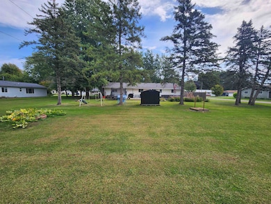 328 2nd St, Breckenridge, MI 48615 - photo 4