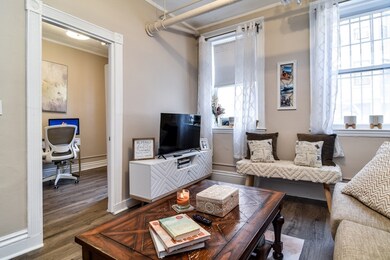 31 Queensberry St unit B, Boston, MA 02215 - photo 4