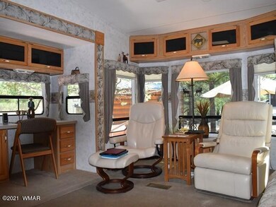 004_Living Area