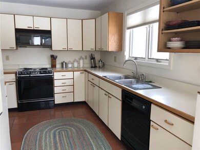 113 Covington Ln, Shelburne, VT 05482 - photo 2