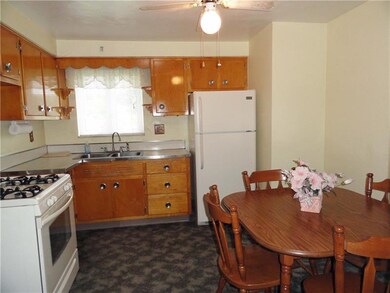 Eat in kitchen
