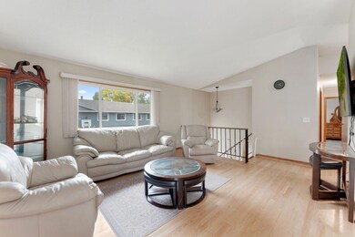 1272 Ferndale St N, Saint Paul, MN 55119 - photo 4