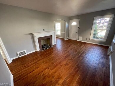 5221 Joseph St, Maple Heights, OH 44137 - photo 3