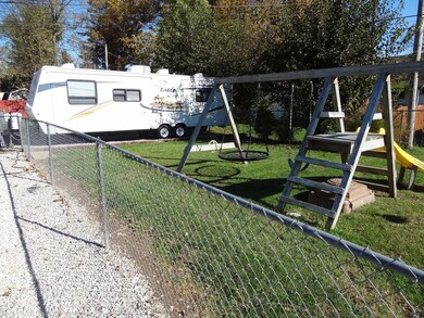 30th St N 178 - backyard1