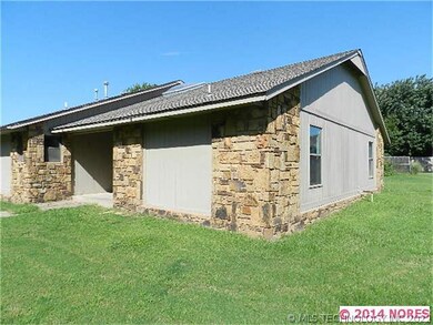 3801 S Poplar Ave, Broken Arrow, OK 74011 - photo 2