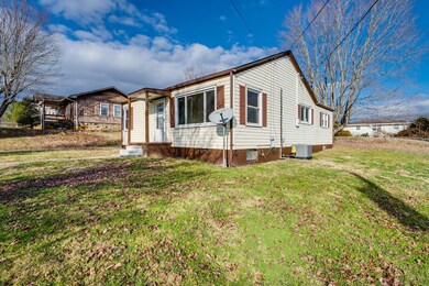 114 Jarrett Buck Loop, Johnson City, TN 37601 - photo 3
