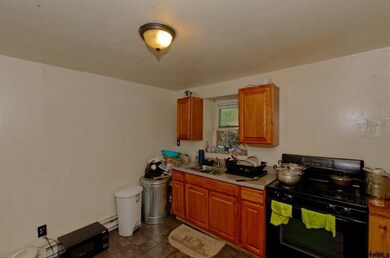 21 Sloan St, Albany, NY 12202 - photo 7