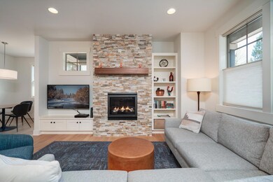 2560 NW Pompy Place unit 16, Bend, OR 97703 - photo 7