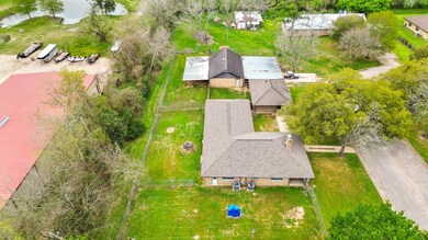 1559 County Road 141, Alvin, TX 77511 - photo 2