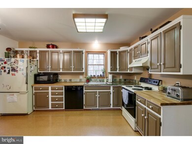 236 Dove Dr, Honey Brook, PA 19344 - photo 6