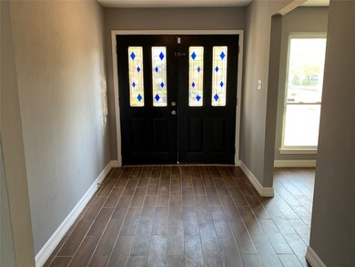 5722 Arncliffe Dr, Houston, TX 77088 - photo 2