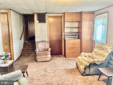 670 Lancaster Ave, New Holland, PA 17557 - photo 4