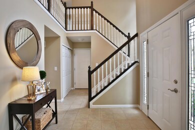 2-story foyer