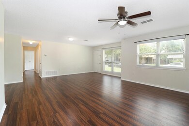 640 Pine St, Hurst, TX 76053 - photo 4