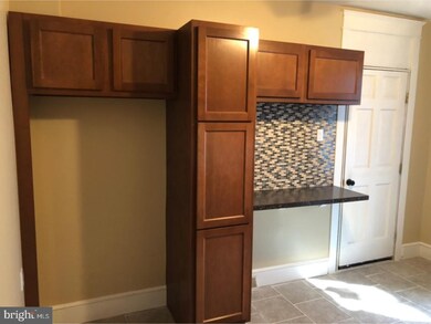 715 Crescent Ave, Reading, PA 19605 - photo 5