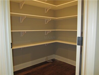 Huge walk-In pantry!