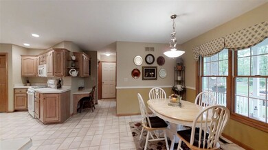 Eat-In Kitchen