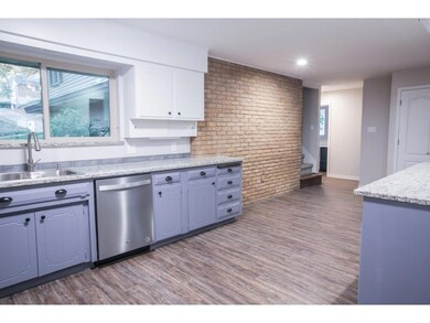 1402 Shady Creek Dr, Euless, TX 76040 - photo 7