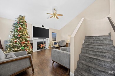 7605 Carson Hill Ct, Bakersfield, CA 93313 - photo 5