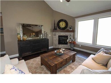 Colonial Casing around Main Floor Living Area Wind