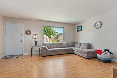 04 - Living Room