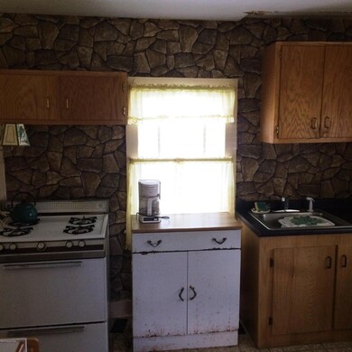 475 Henrys Crossing Rd, Cresco, PA 18326 - photo 6