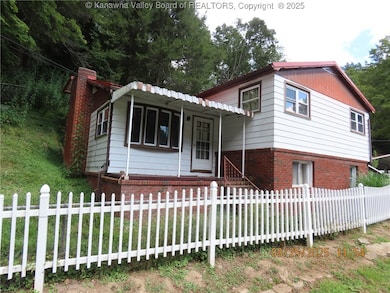 957 Hunter Rd, Charleston, WV 25311 - photo 2