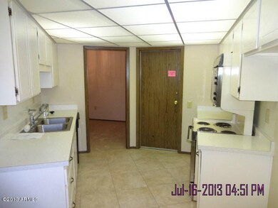 10887 W Buccaneer Dr, Sun City, AZ 85351 - photo 4