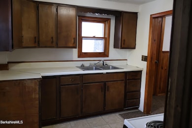 89 Columbia St, Adams, MA 01220 - photo 4