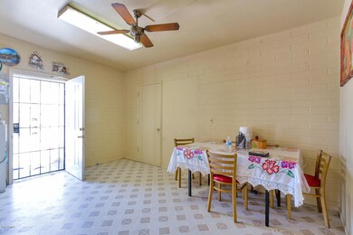 832 E Carson Rd-2870