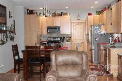 467 Bradford Rd, Burnsville, NC 28714 - photo 4