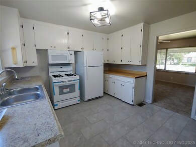 507 E Comanche St, Jenks, OK 74037 - photo 6