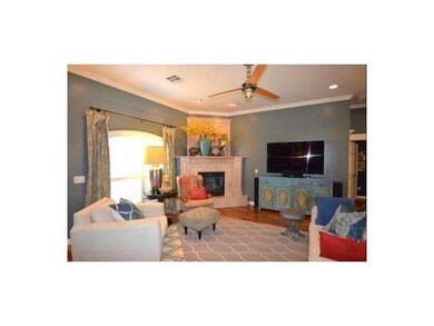 Open Bright Living Area