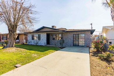 1233 13th St, Wasco, CA 93280 - photo 3