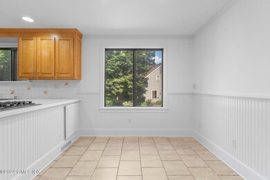 627 W Lyon Farm Dr, Greenwich, CT 06831 - photo 7