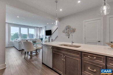 811 Wesley Ln unit A, Charlottesville, VA 22911 - photo 5