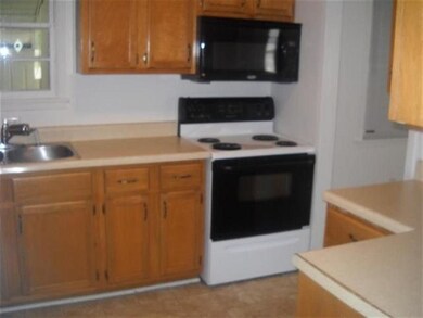 519 Henderson Dr, Jacksonville, NC 28540 - photo 4