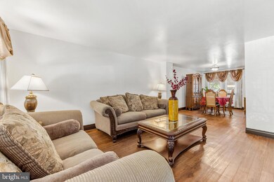 5483 Moores Run Dr, Baltimore, MD 21206 - photo 4