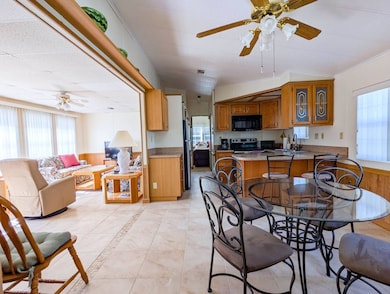 287 Plantation Dr unit 287, Titusville, FL 32780 - photo 6