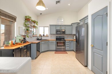 4041EStonyMeadowDr-7