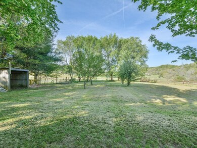 129 Hughes St, Johnson City, TN 37601 - photo 5