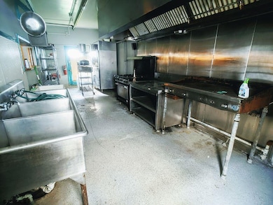 436 W Garfield Ave, Wildwood, NJ 08260 - photo 4