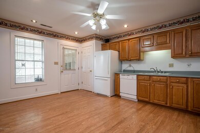 8117 Arthur Goins Blvd, Louisville, KY 40228 - photo 6