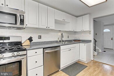 12635 Etruscan Dr, Herndon, VA 20171 - photo 3