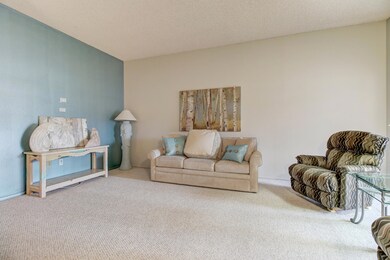 10924 W Thunderbird Blvd unit 17F, Sun City, AZ 85351 - photo 6