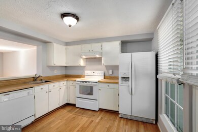 11492 Brundidge Terrace, Germantown, MD 20876 - photo 5