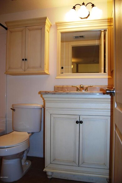 downstairs bathroom (2)
