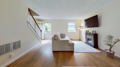 69-Captain-Cook-Lane-Living-Room