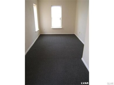 837 W Chew St, Allentown, PA 18102 - photo 5