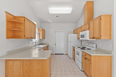 06-1 Kitchen